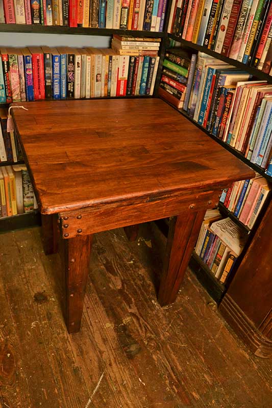 09 small table 4121x533